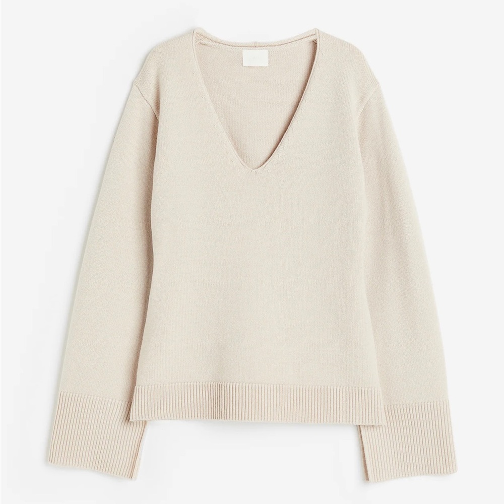 h&m beige cream v neck long sleeve tapered waist sweater top shirt blouse